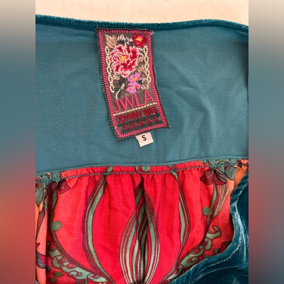 Johnny Was Lucia Velvet Scarf Back Tunic Top Size Small - Picture 6 of 7